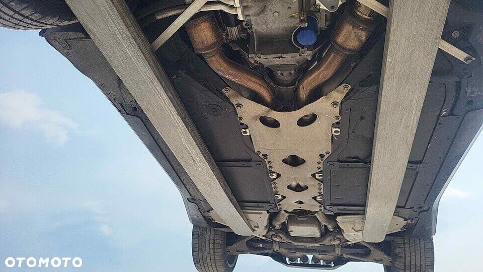 Chevrolet Corvette - 19