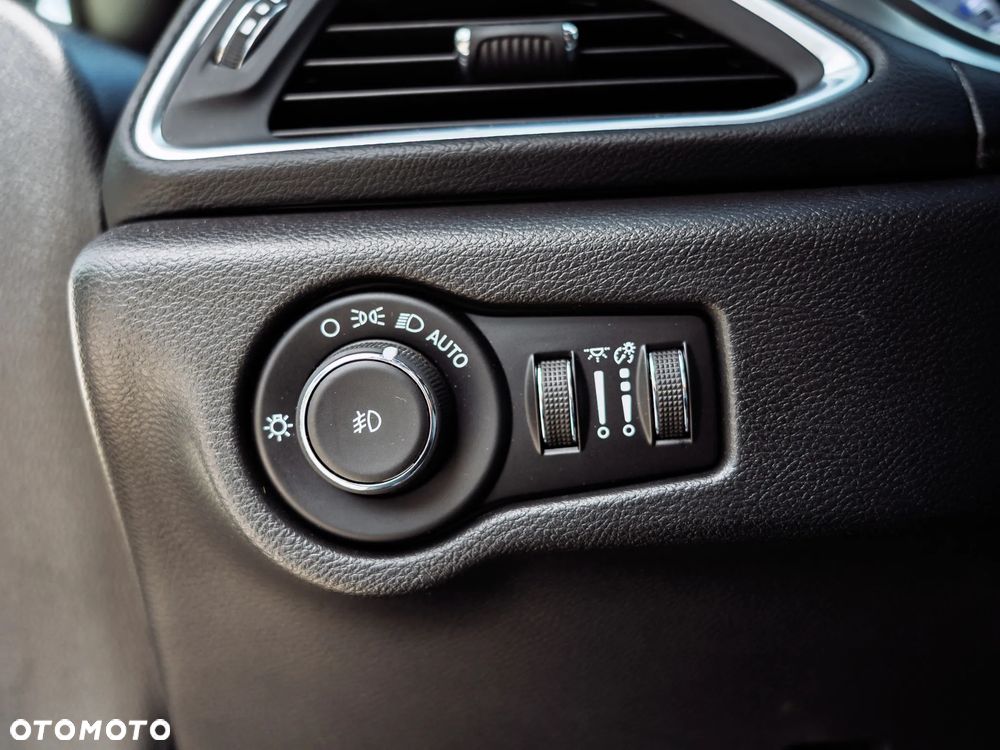 Chrysler Pacifica - 28