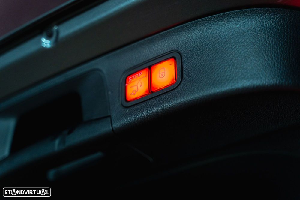 Mercedes-Benz GLA 250 e 8G-DCT AMG Line - 25