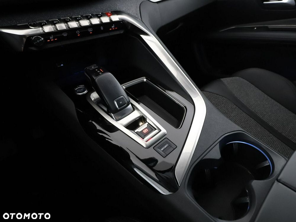 Peugeot 3008 PureTech 130 Stop & Start GPF EAT8 Allure - 31