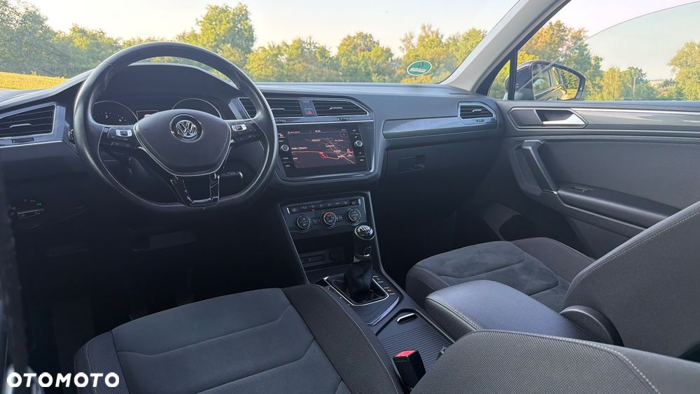 Volkswagen Tiguan 2.0 TDI SCR R-Line - 16