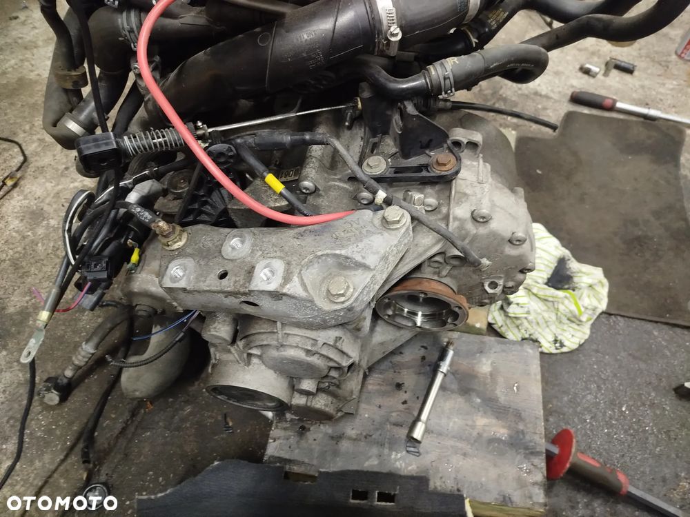 VW Passat 2.0 TDI skrzynia biegów LNZ - 7