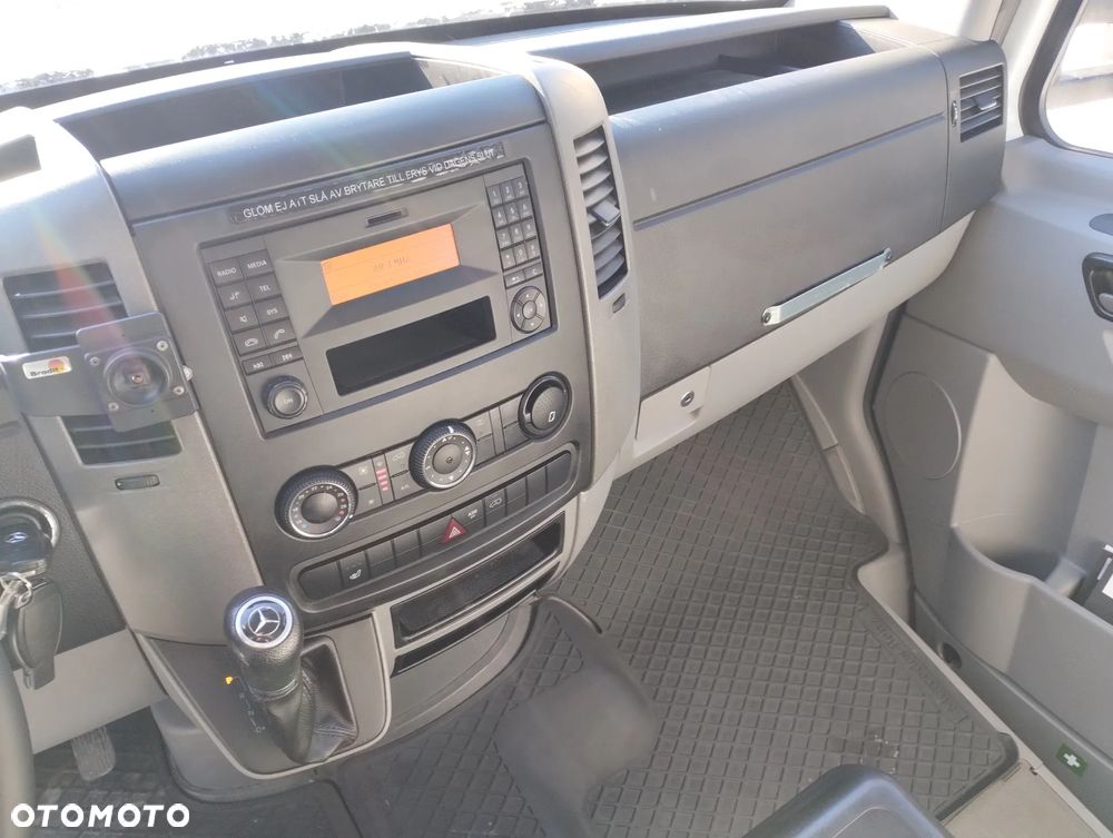 Mercedes-Benz Sprinter - 13