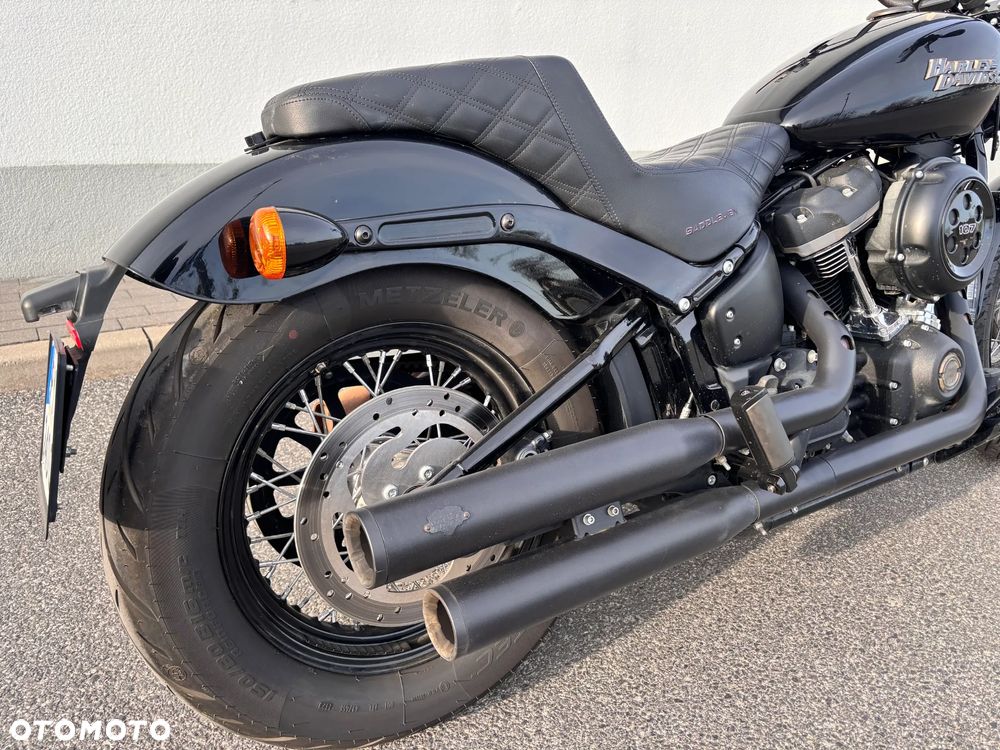 Harley-Davidson Softail Street Bob - 8