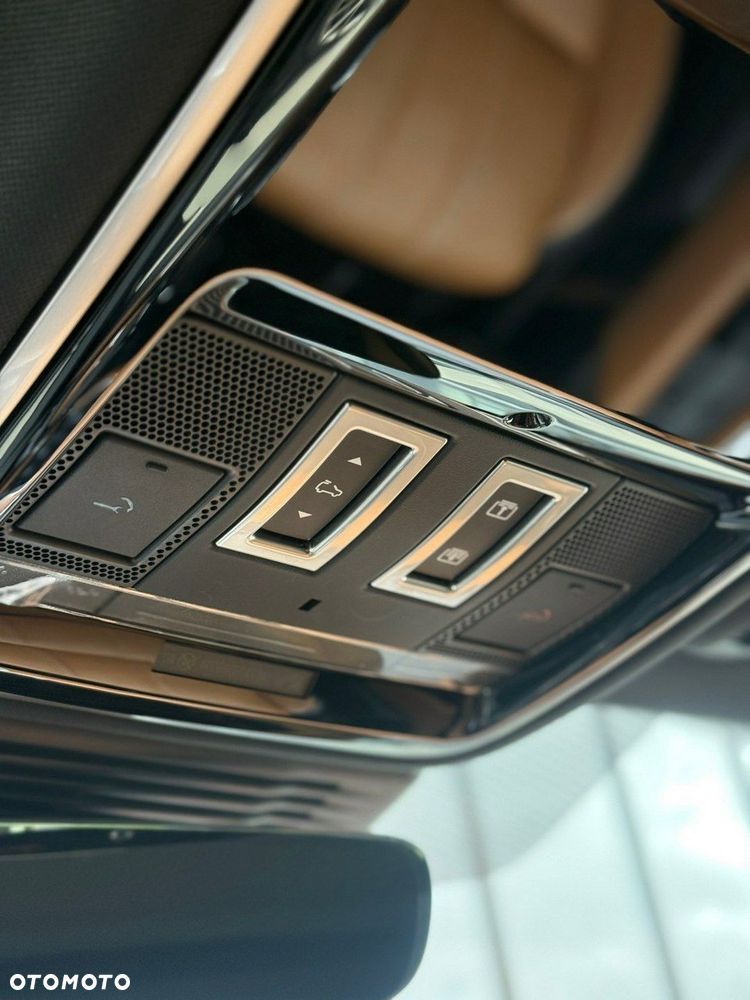 Land Rover Range Rover Velar - 28