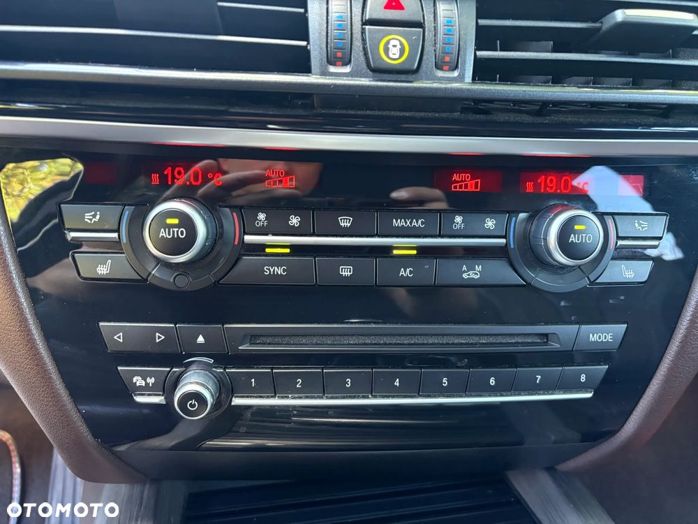 BMW X5 xDrive35i - 12