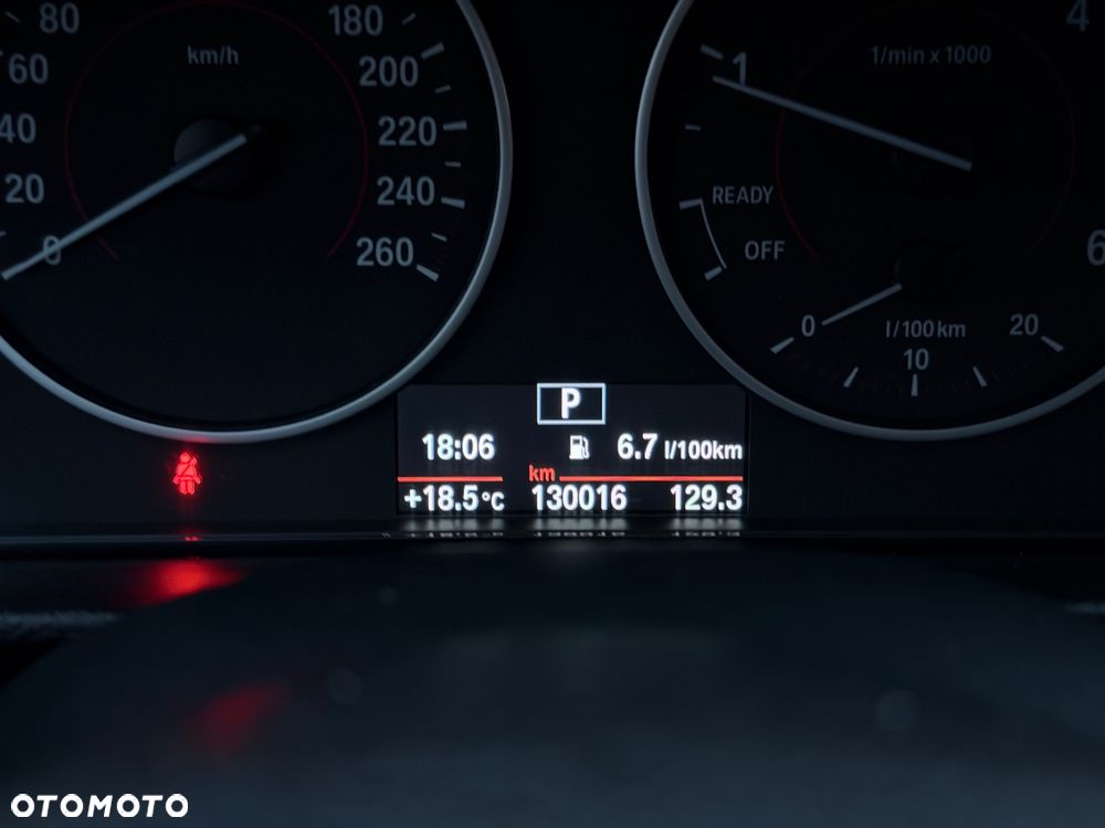 BMW Seria 3 320d Luxury Line sport - 28