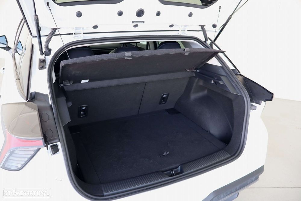 MG MG4 64 kWh Luxury - 27