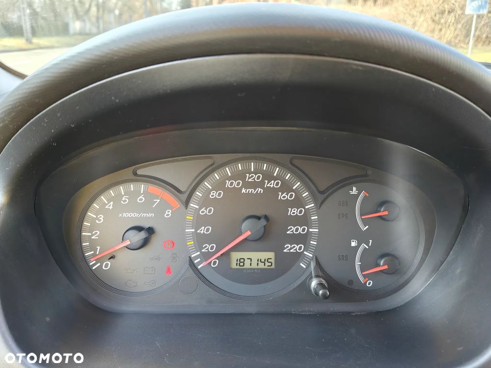 Honda Civic 1.6i LS - 22