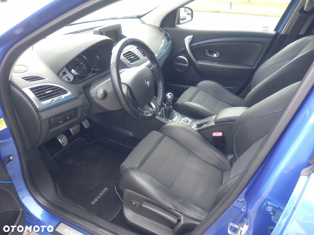 Renault Megane TCe 180 GT - 12
