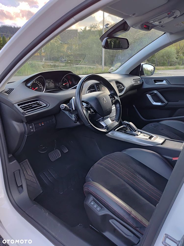 Peugeot 308 BlueHDi 130 EAT8 Allure - 17