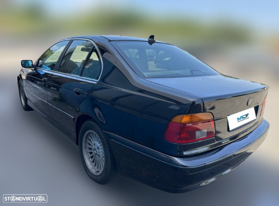 BMW E39 520d de 2001 para peças - 4
