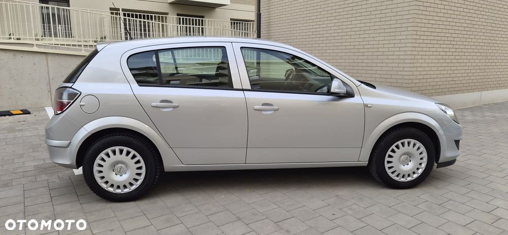 Opel Astra 1.6 Essentia - 5
