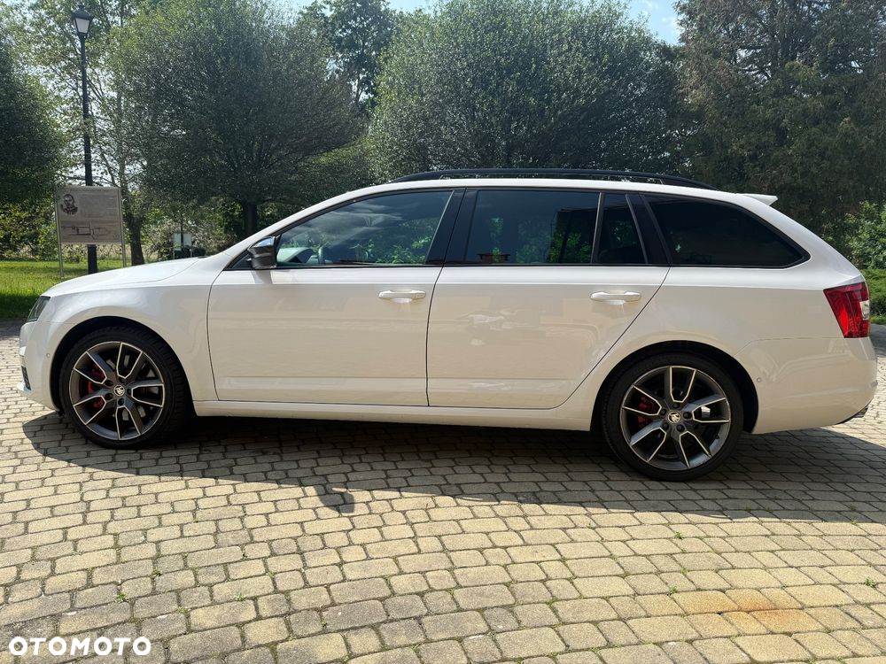 Skoda Octavia Combi 2.0 TDI DSG RS - 15