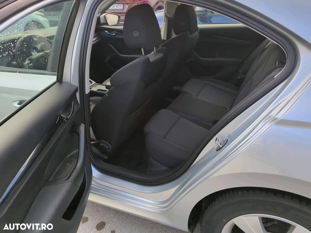 Skoda Octavia 2.0 TDI Ambition - 6