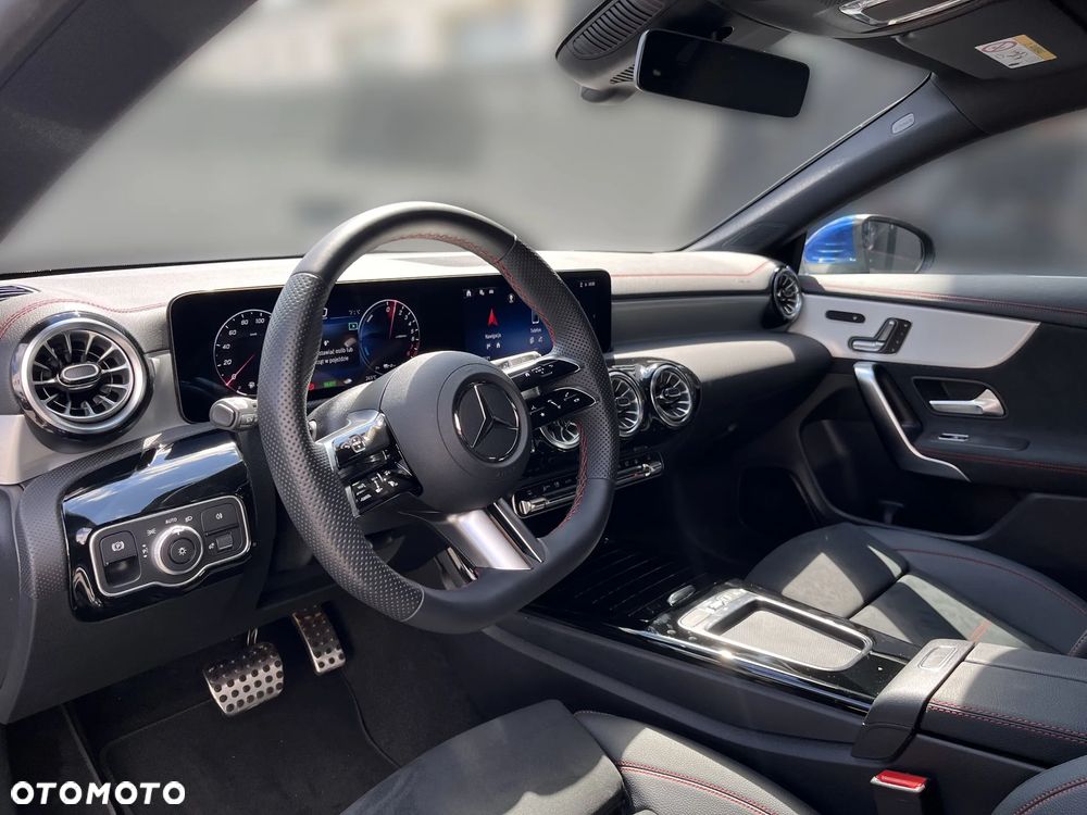 Mercedes-Benz CLA - 9
