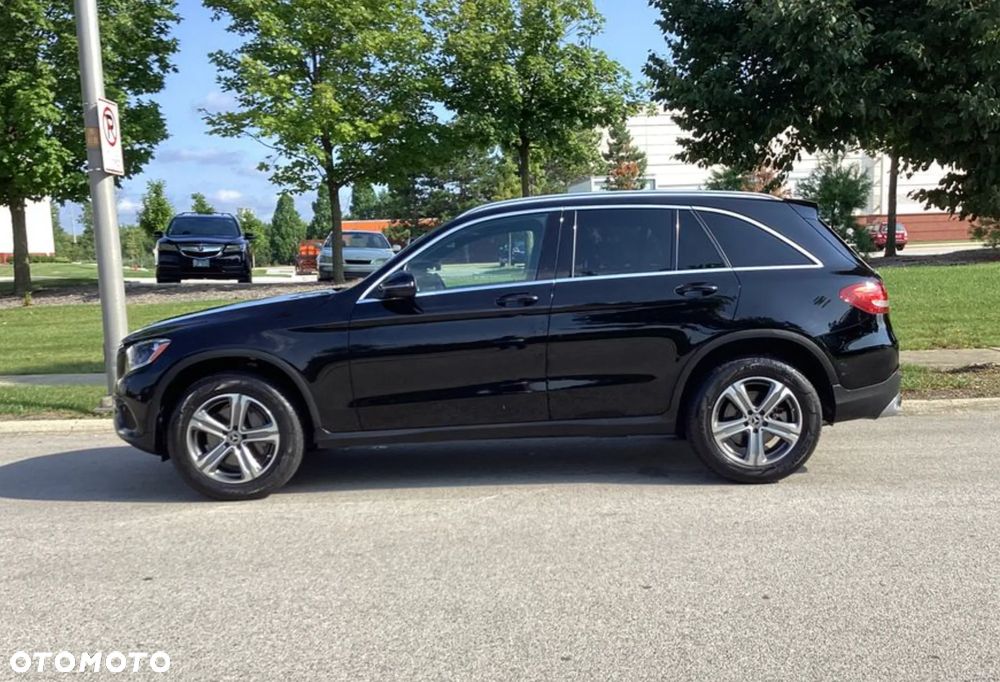 Mercedes-Benz GLC 300 4Matic 9G-TRONIC AMG Line - 8