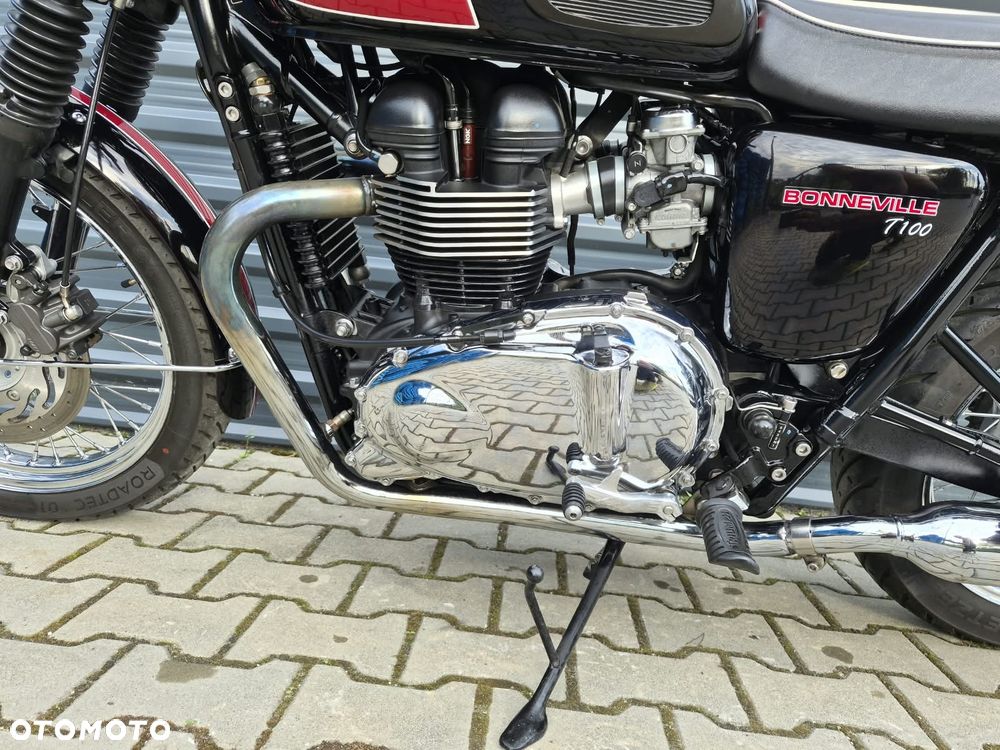 Triumph Bonneville - 10