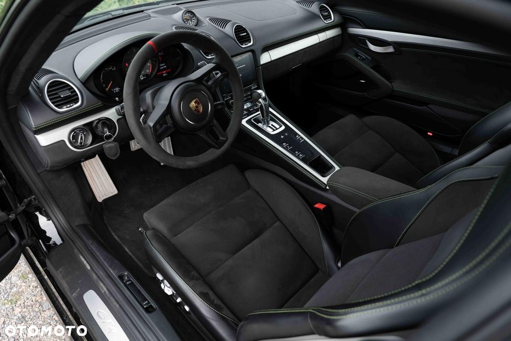 Porsche 718 Cayman GPF GT4 PDK - 7