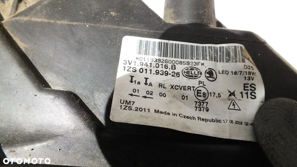 Bi xenon lewy Skoda Superb III - 5