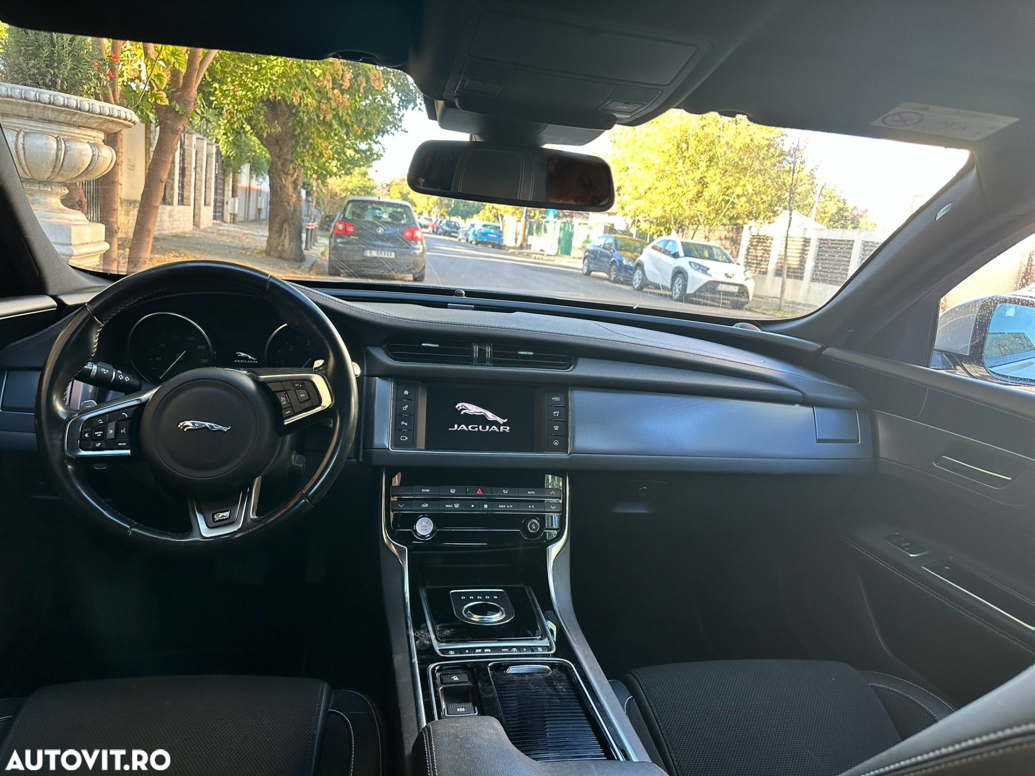 Jaguar XF 25d AWD R-Sport - 9