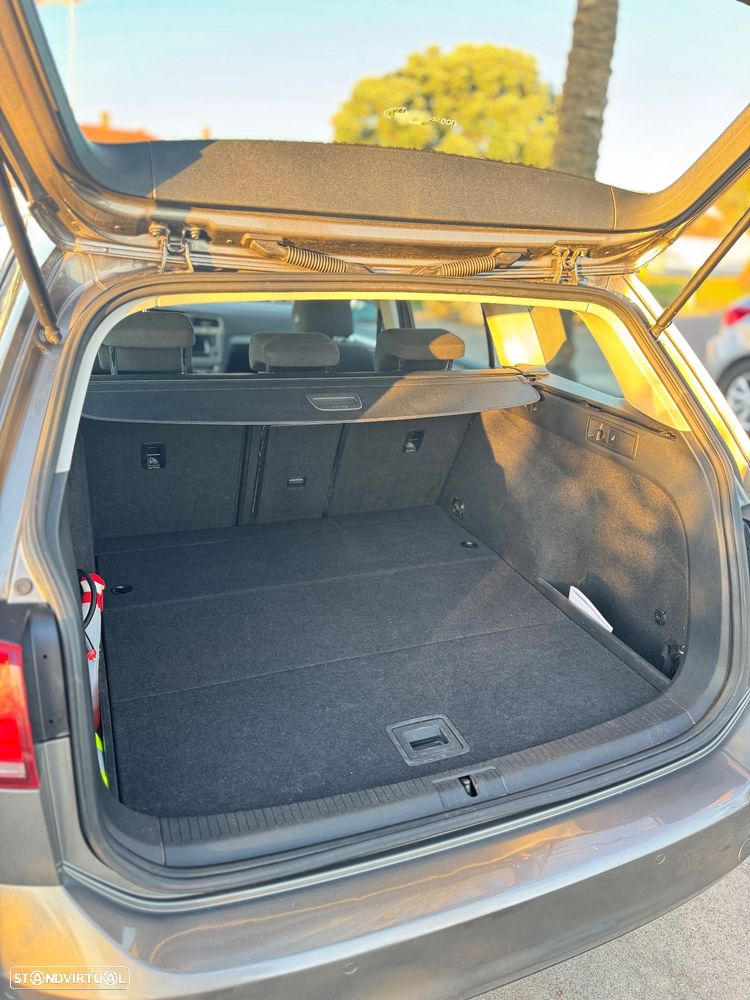 VW Golf Variant - 24