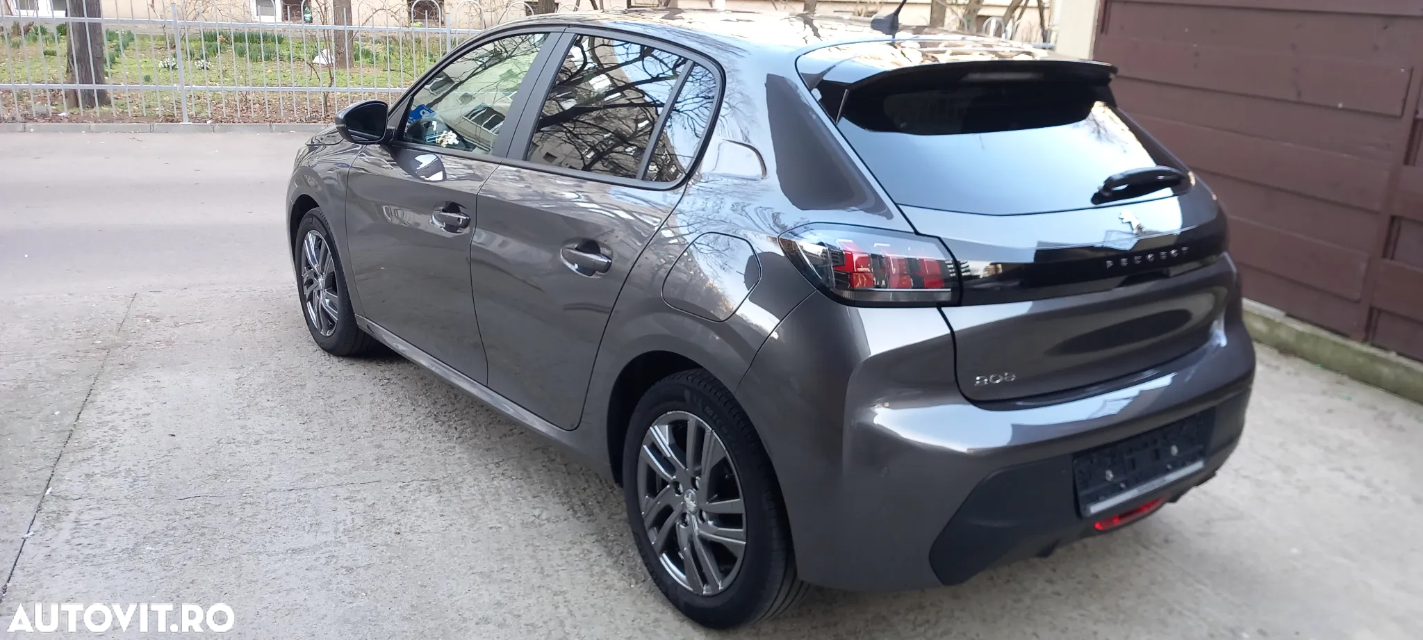Peugeot 208 - 4