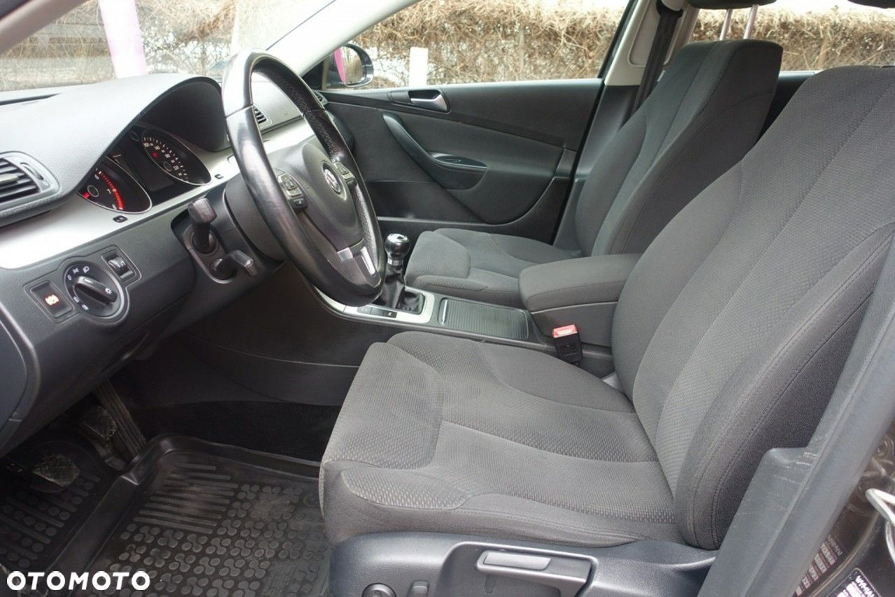Volkswagen Passat - 7