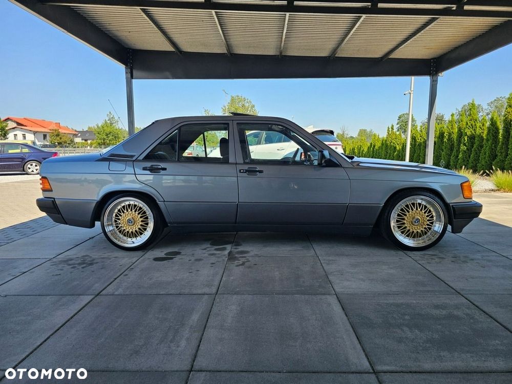 Mercedes-Benz W201 (190) - 10