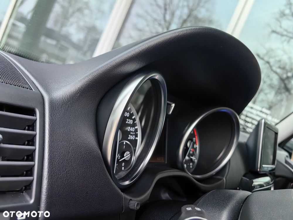 Mercedes-Benz Klasa G 350 BlueTec L - 18