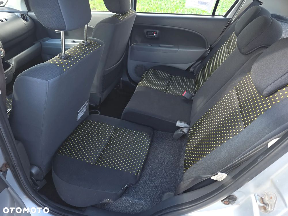 Daihatsu Sirion - 20