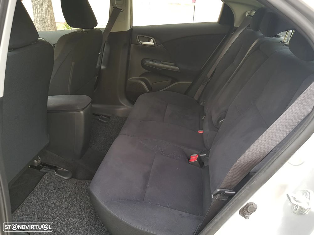 Honda Civic 1.4 i-VTEC Sport Navi - 31