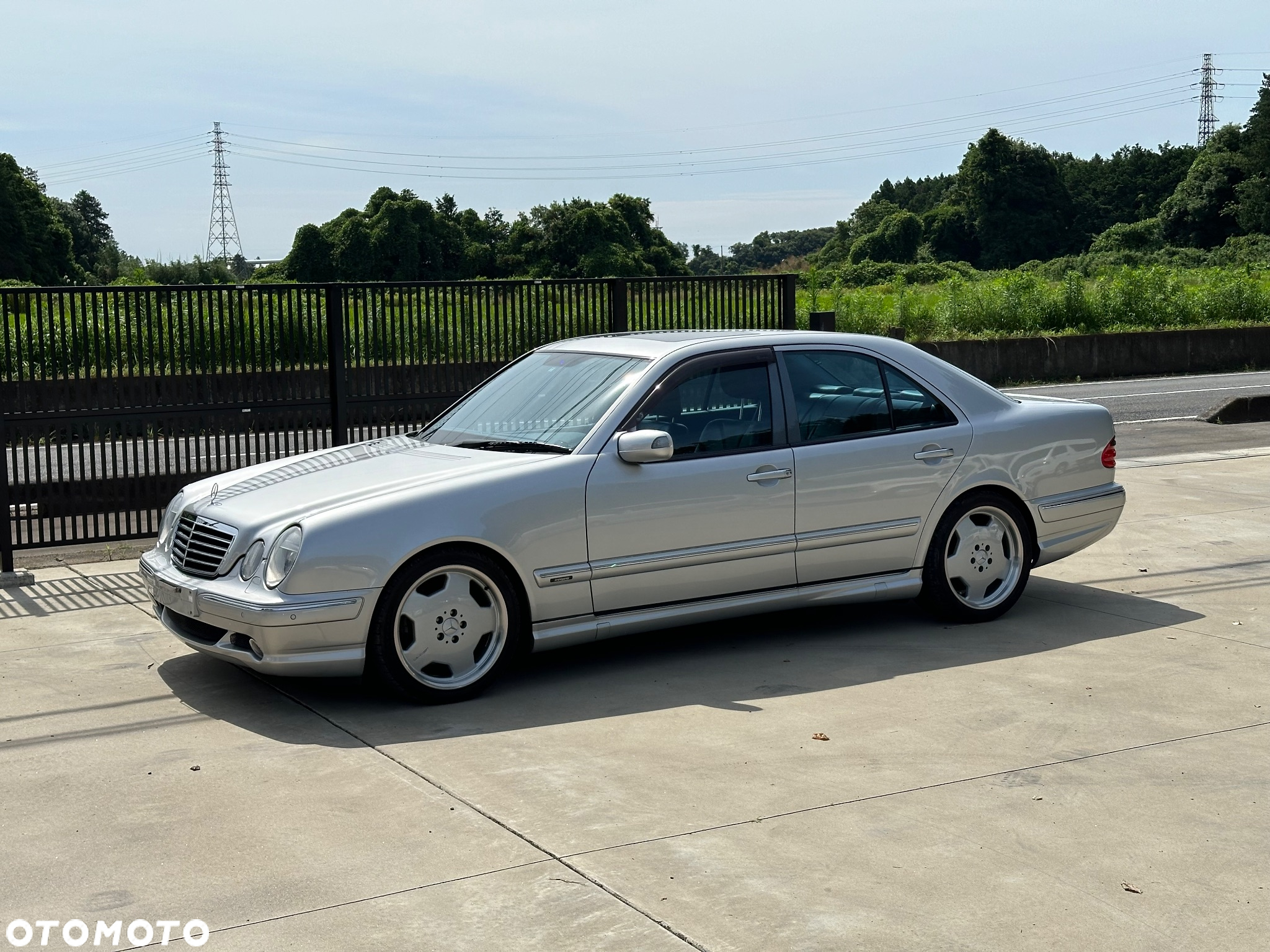 Mercedes-Benz Klasa E 55 AMG - 9