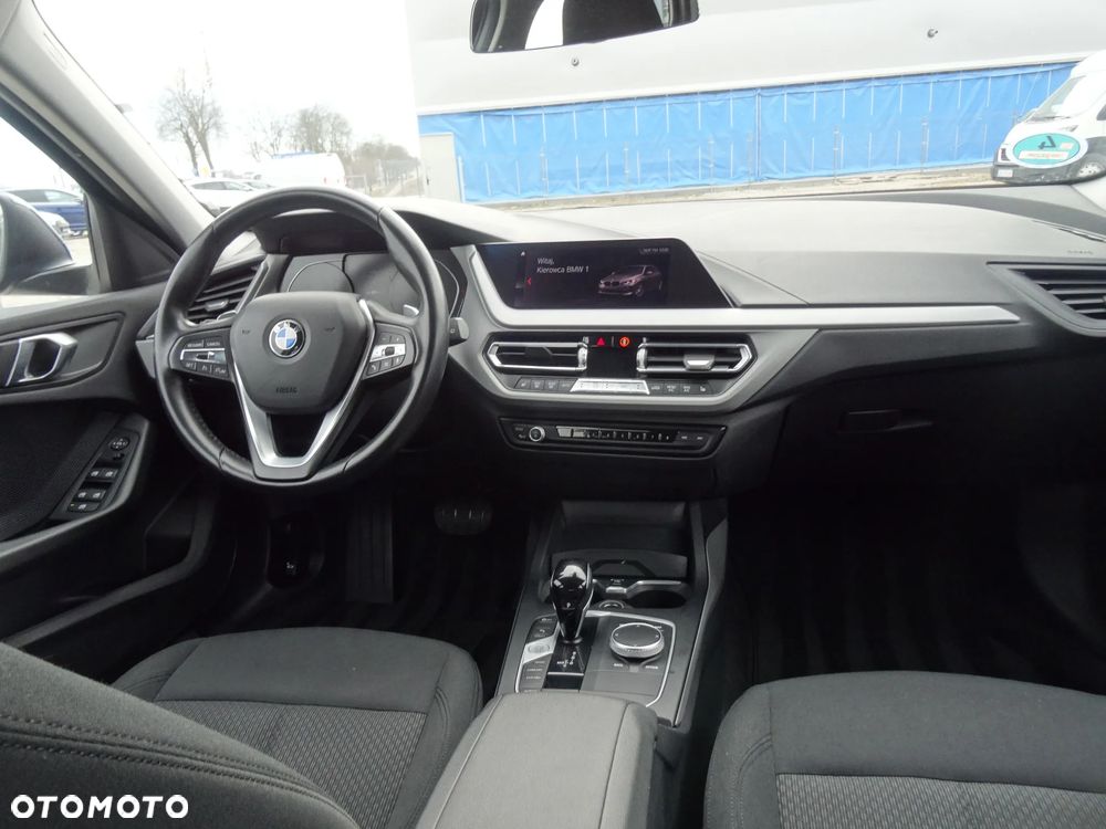 BMW Seria 1 118d Edition M Sport Shadow - 16