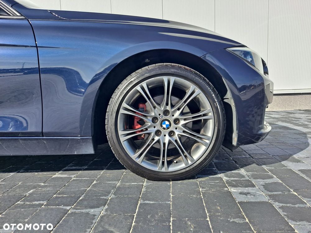 BMW Seria 3 320d Touring Sport Line - 25