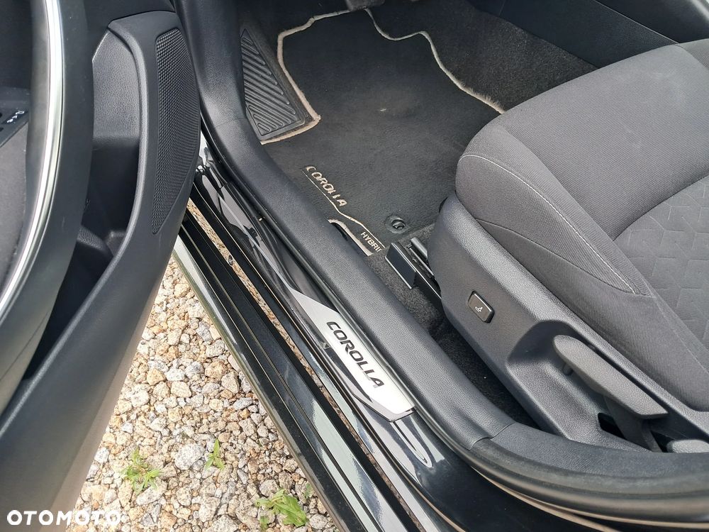 Toyota Corolla 1.8 Hybrid Active - 21