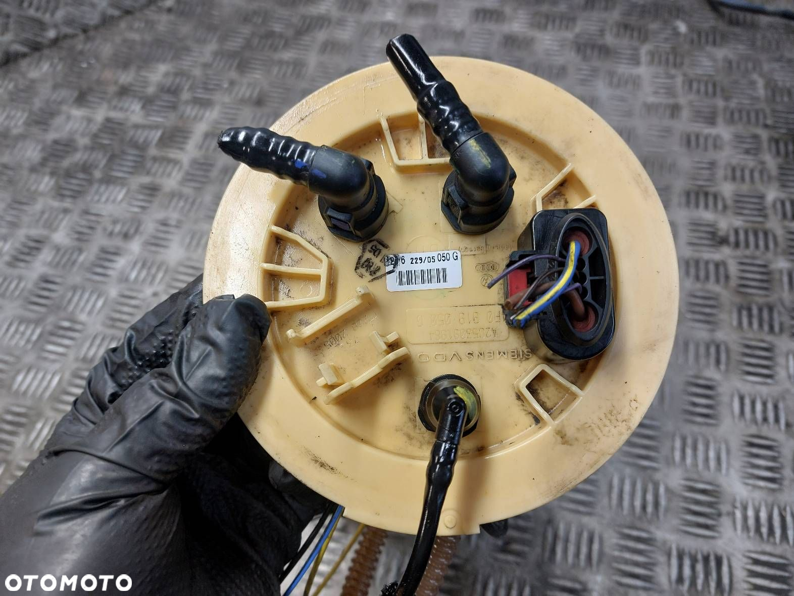 POMPKA PALIWA + PŁYWAK AUDI A6 C6 3.0 TDI 4F0919050G - 4