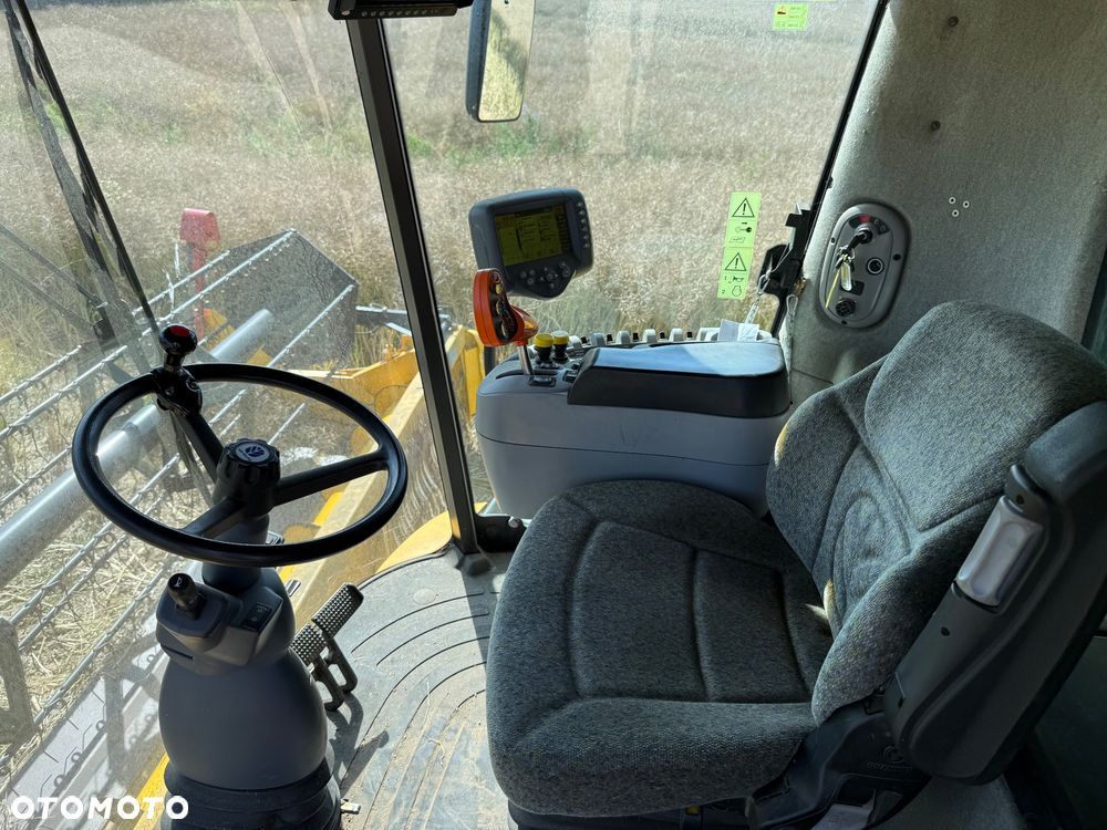 New Holland CR 9080 - 3