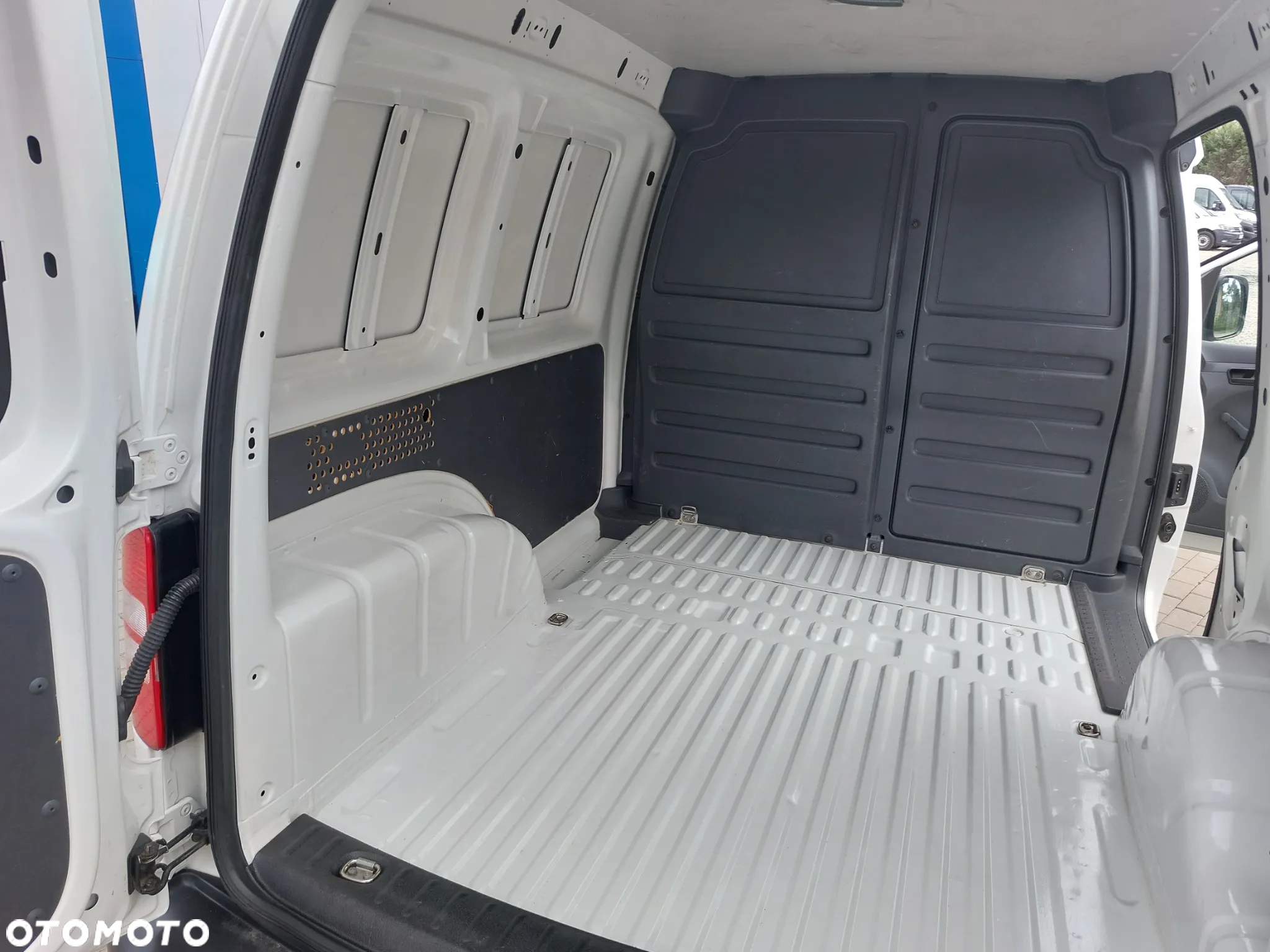 Volkswagen Caddy 1.6 TDI Comfortline - 18