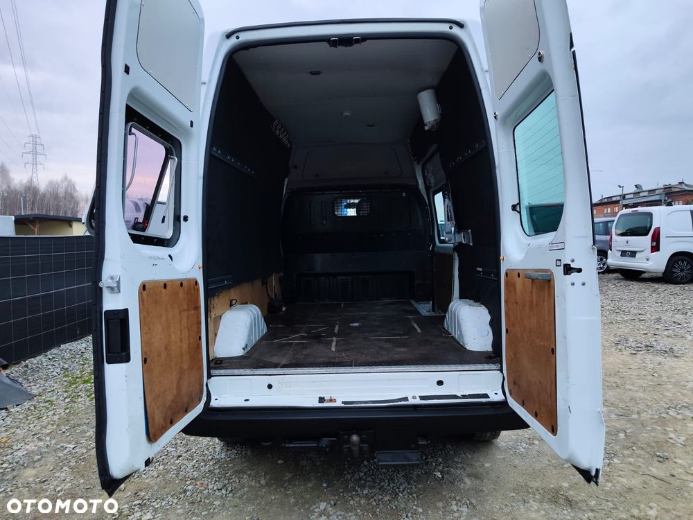Ford Transit - 12