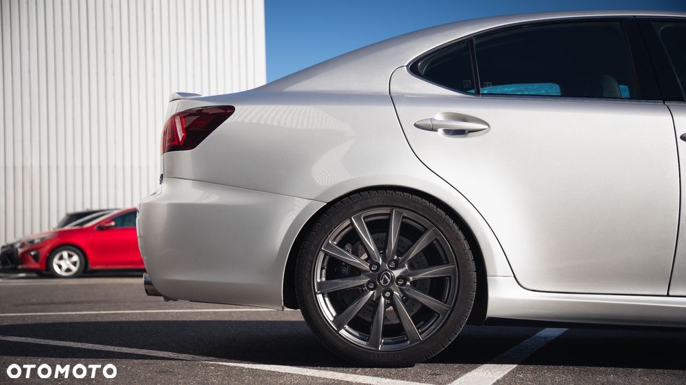 Lexus IS F Sport - 7