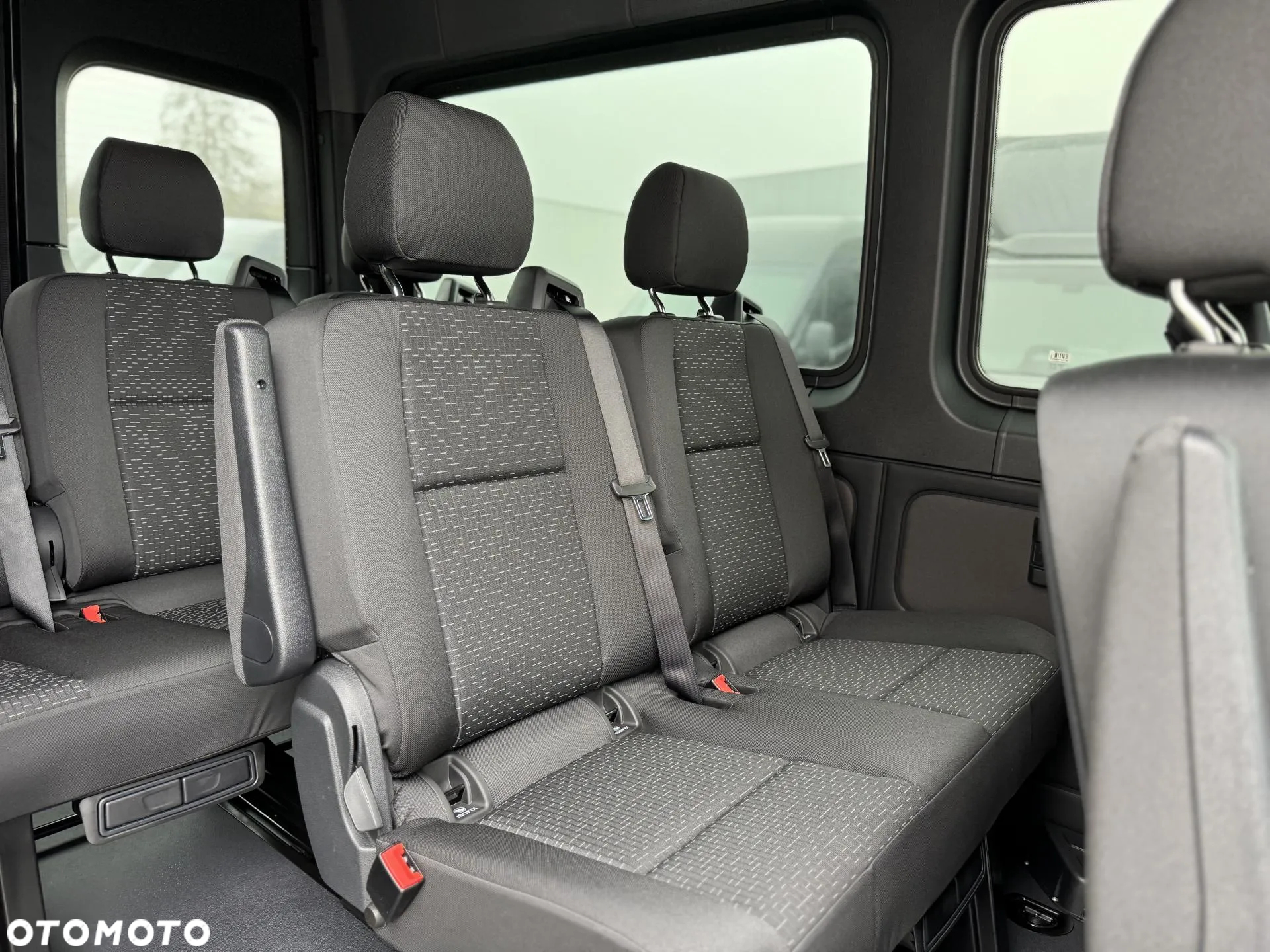 Mercedes-Benz Sprinter - 12