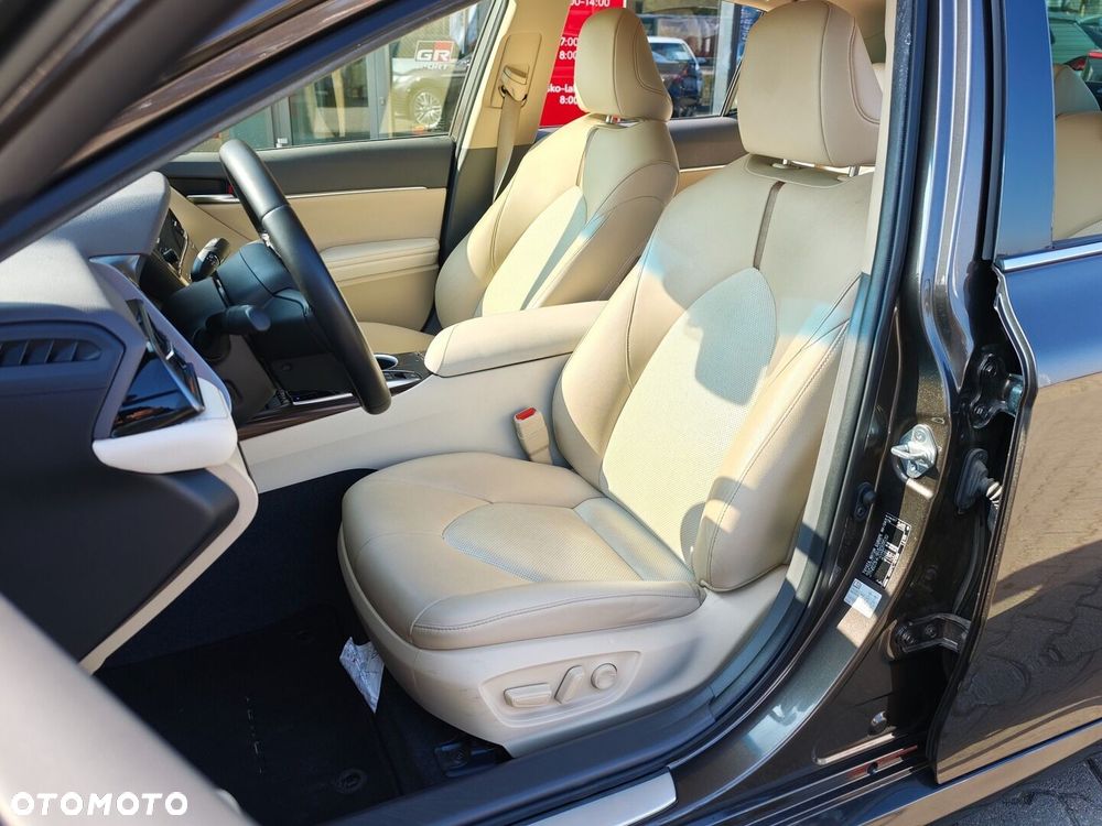 Toyota Camry 2.5 Hybrid Executive CVT - 15