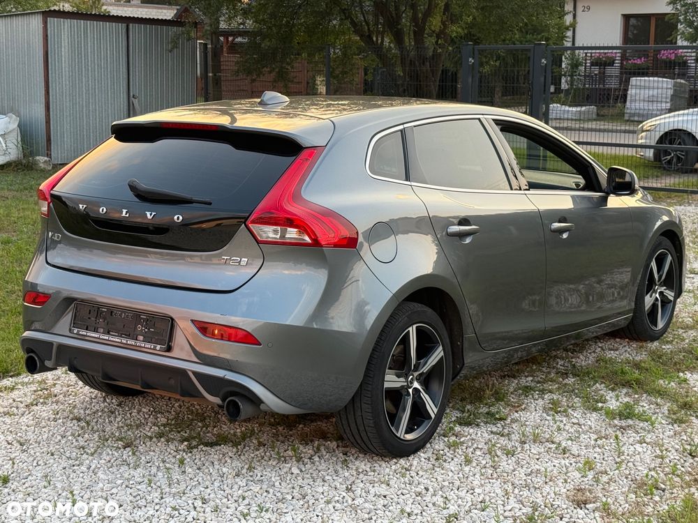 Volvo V40 T3 Drive-E R-Design Momentum - 4