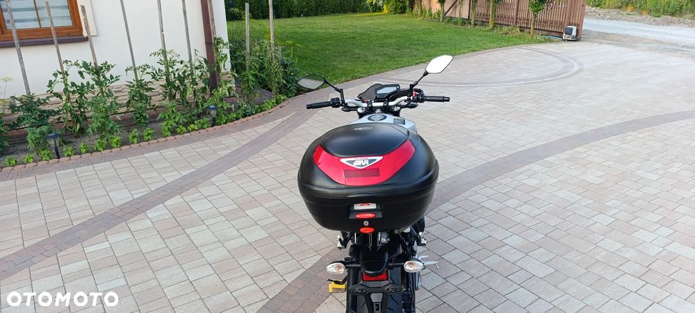 Yamaha MT - 8