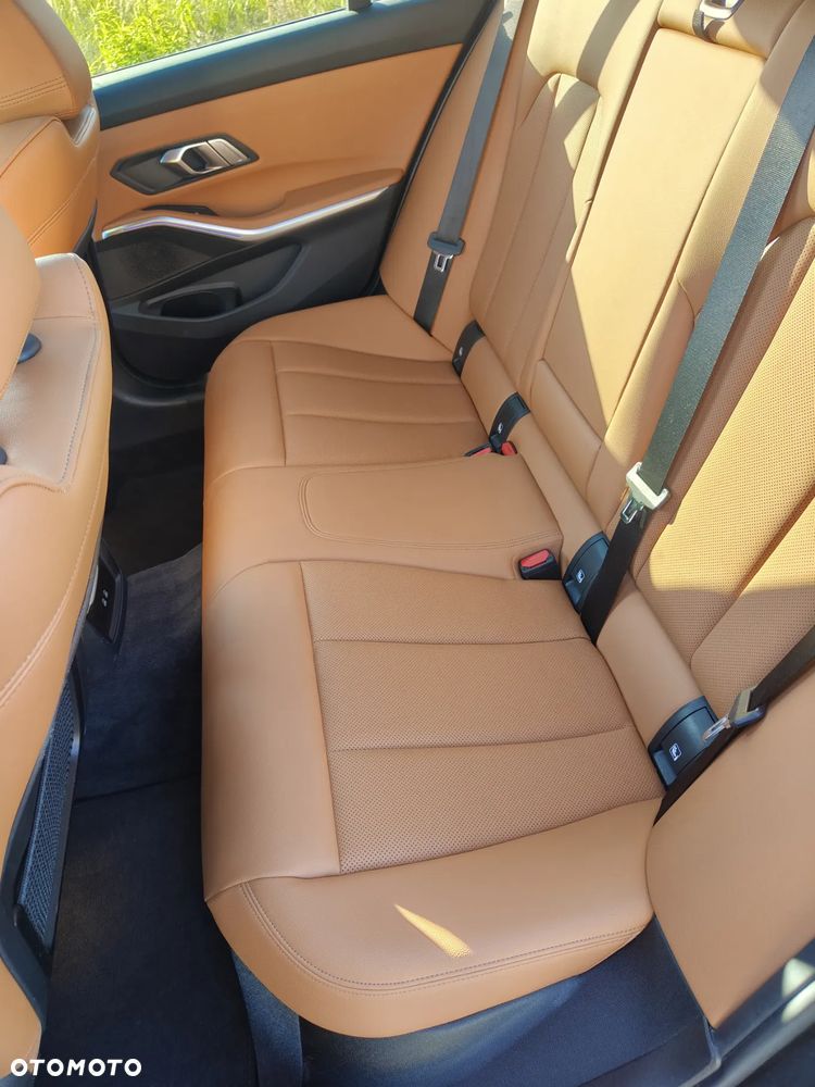 BMW Seria 3 320d Touring Sport Line - 20