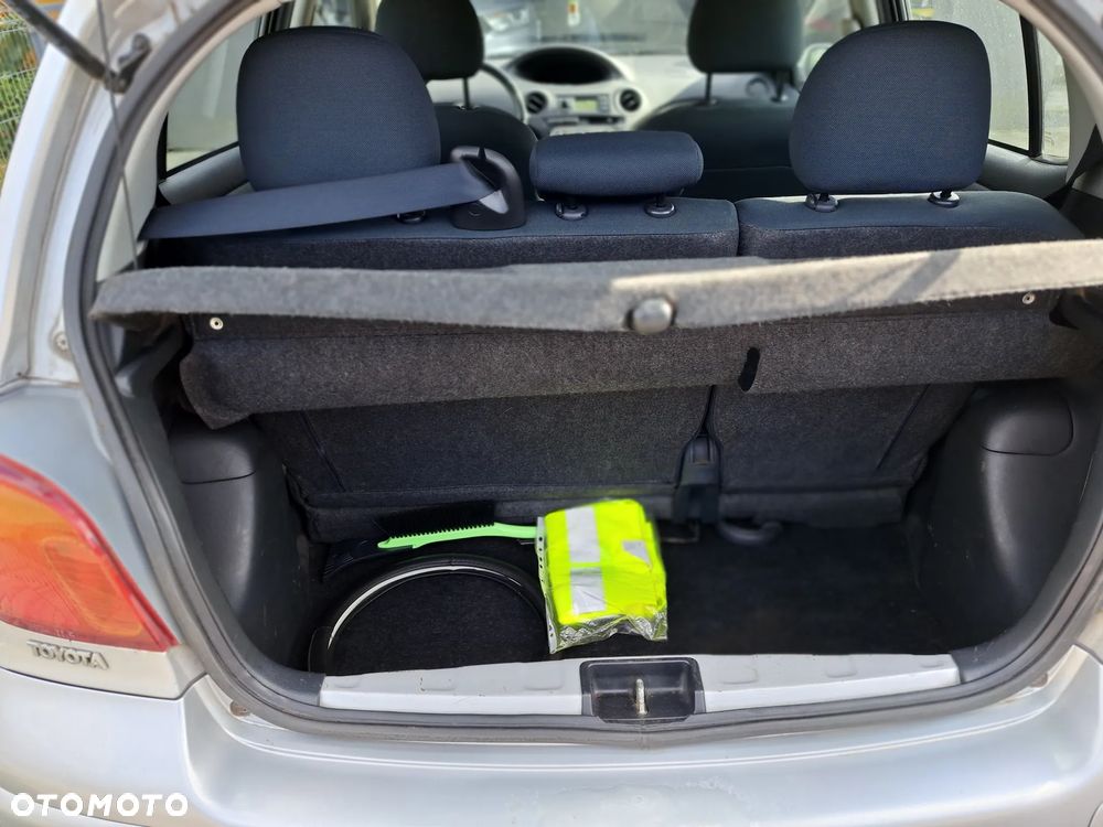 Toyota Yaris 1.3 - 5