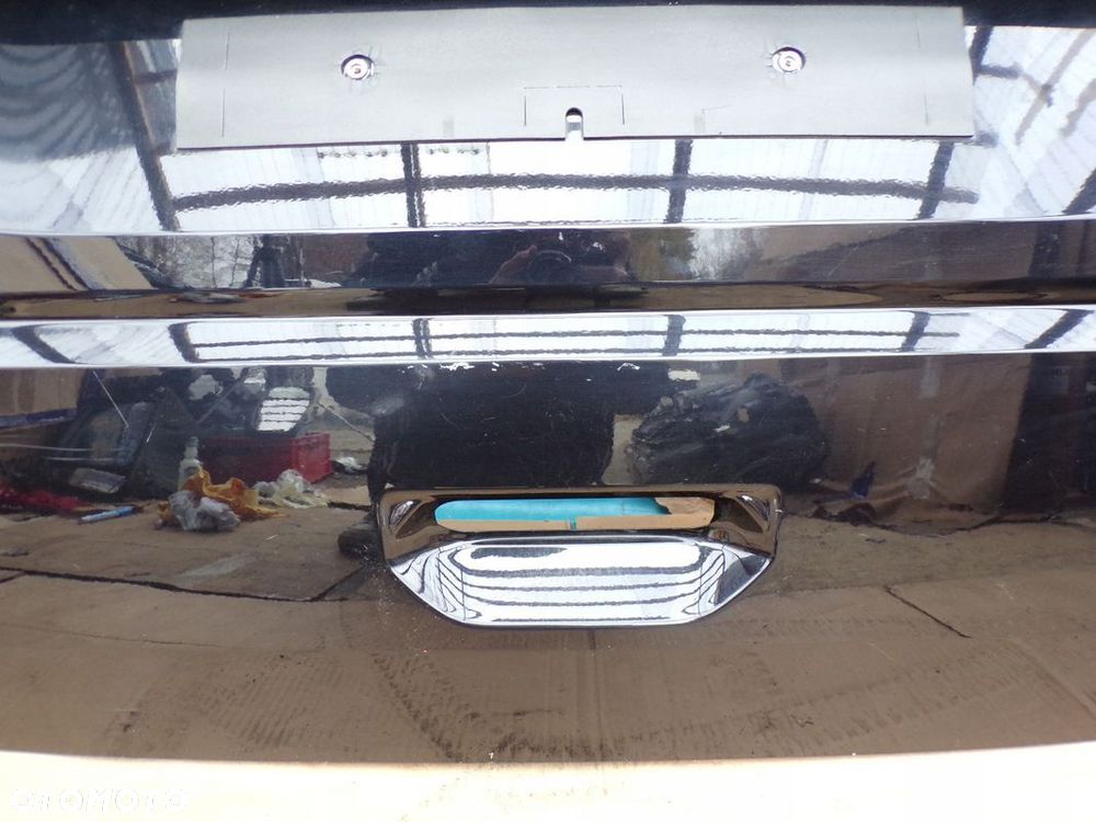 VW T6 CARAVELLE MULTIVAN 16- KLAPA TYLNA - 7