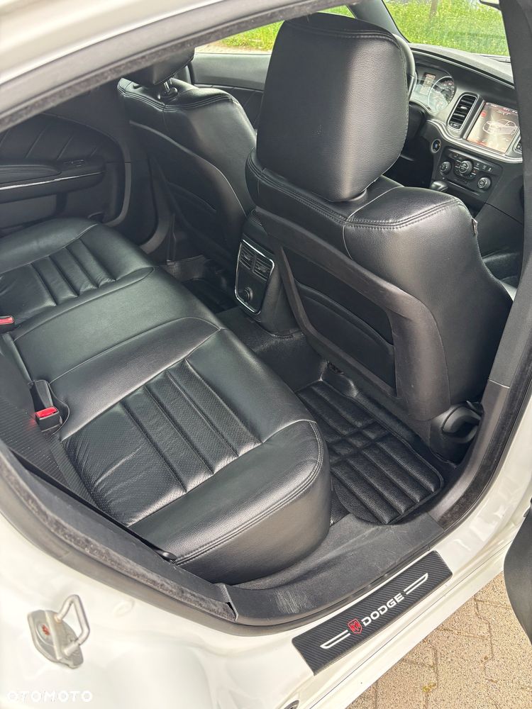Dodge Charger 5.7 V8 RT - 23