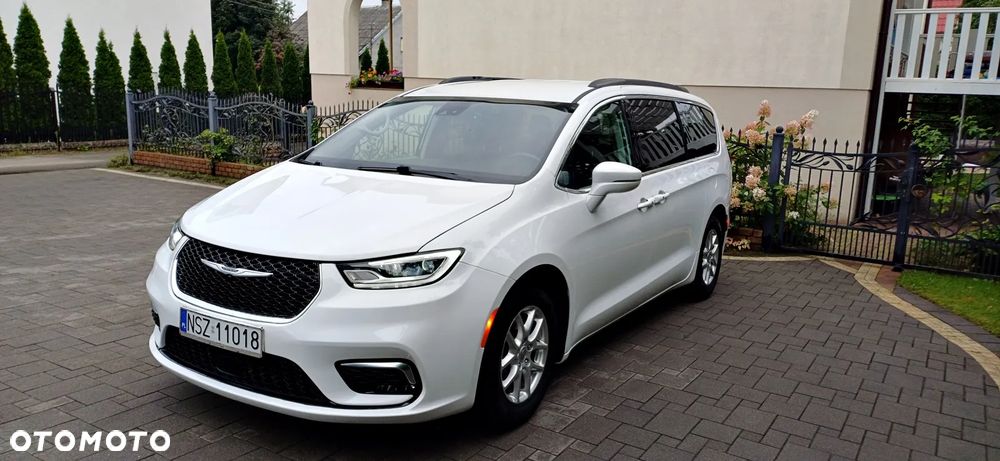 Chrysler Pacifica - 1